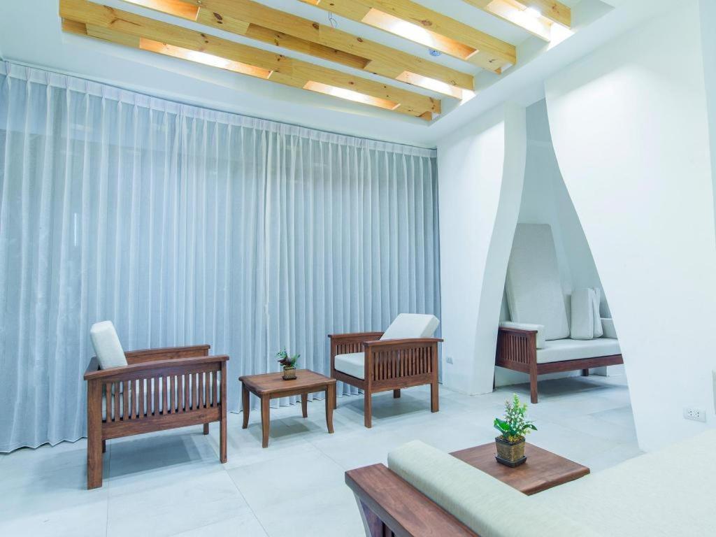 B2 Mae Hong Son Premier Hotel Екстериор снимка