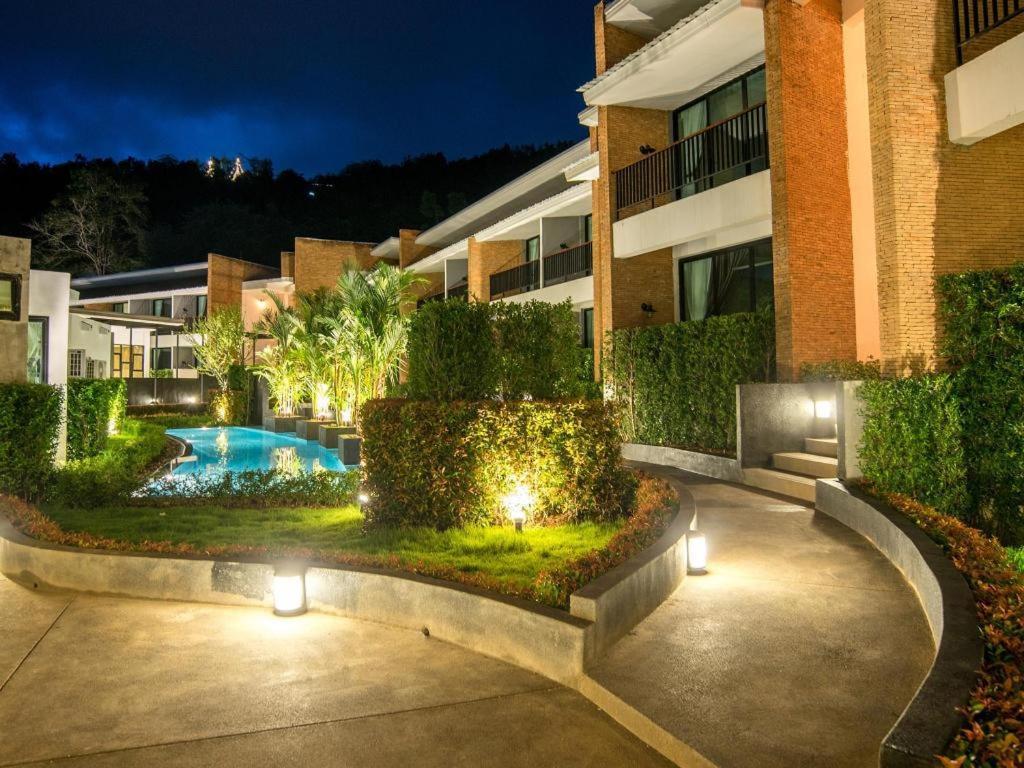 B2 Mae Hong Son Premier Hotel Екстериор снимка